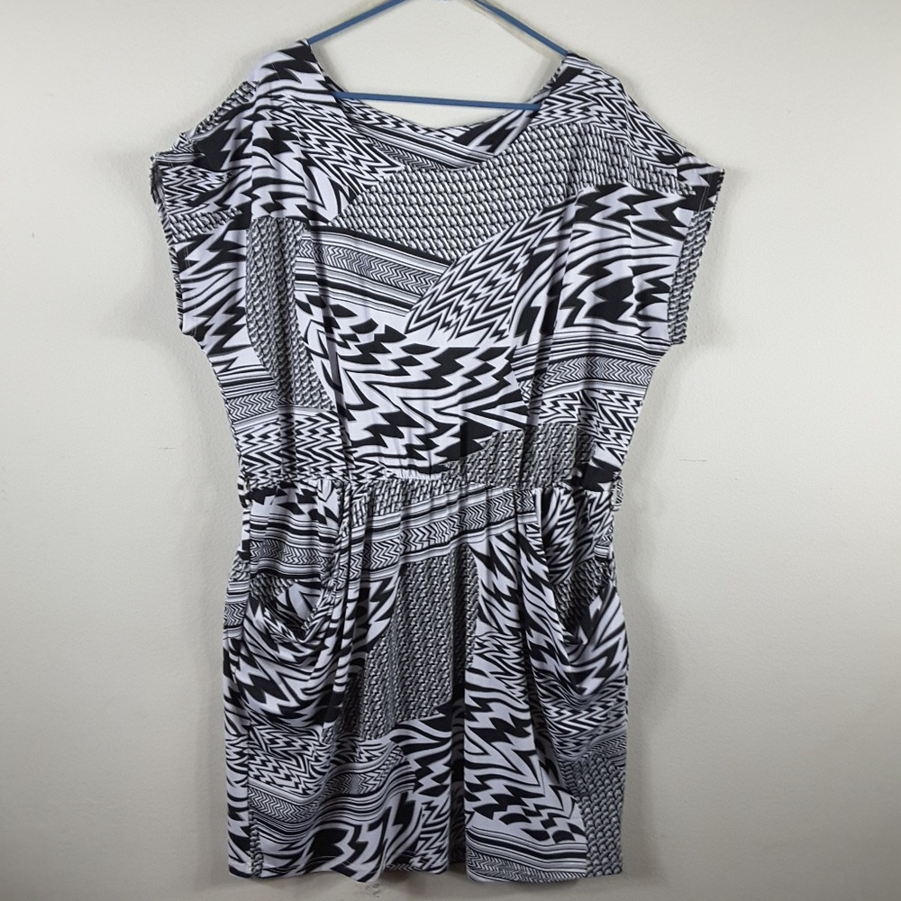 Dots Black and White Abstract Dress Size 2x